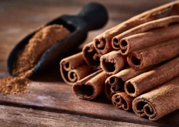 Alimentos termogênicos ajudam a acelerar o metabolismo, mas emagrecimento não é garantido apenas com seu consumo • Helen Camacaro/GettyImages