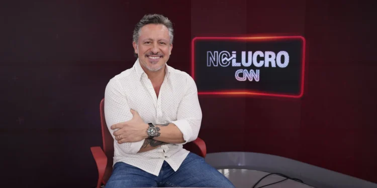 Rick Bonadio reage a um álbum de k-pop pela primeira vez