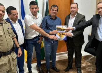 SSPTO e Conesp entregam Plano Estadual de Segurança Pública para ATM.jpeg - Foto: Adrielly Calixto / Governo do Tocantins file_download