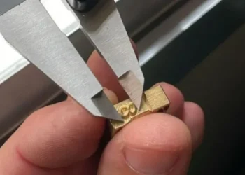 PF faz operação contra falsificação de anilhas do IBAMA • Polícia Federal