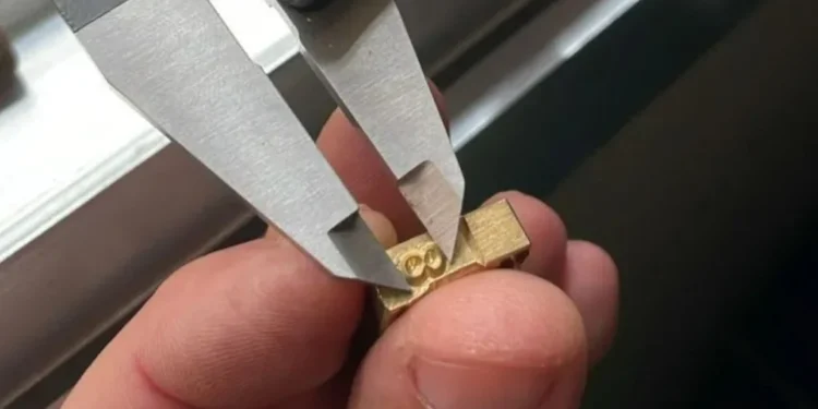 PF faz operação contra falsificação de anilhas do IBAMA • Polícia Federal