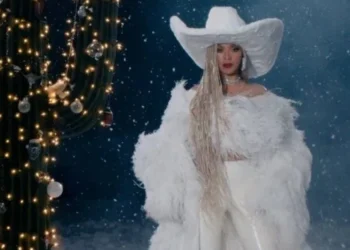 Beyoncé se apresenta o intervalo da partida de Natal da NFL em 25 de dezembro