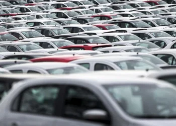 Pátio de veículos da Volkswagen, em Taubaté • 30/03/2015REUTERS/Roosevelt Cassio