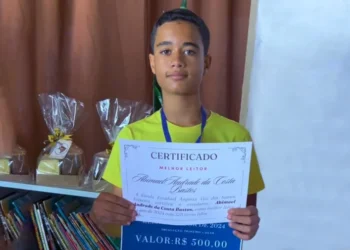 Abimael foi o aluno que leu mais livros na escola - Foto: Divulgação/Governo do Tocantins file_download