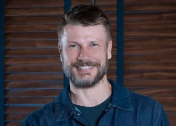 Rodrigo Hilbert resgata foto de sua "época de modelo", 20 anos atrás • Instagram/ Rodrigo Hilbert