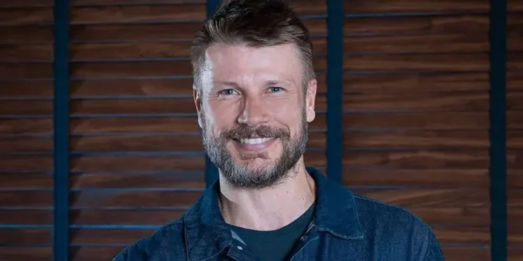 Rodrigo Hilbert resgata foto de sua "época de modelo", 20 anos atrás • Instagram/ Rodrigo Hilbert