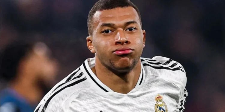 Mbappé vira desfalque no Real Madrid em LaLiga e é dúvida para Intercontinental