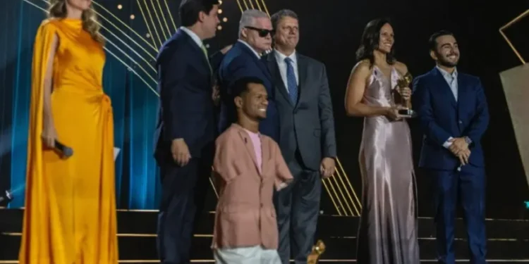 Carol Santiago e Gabrielzinho vencem Prêmio Paralímpicos • Alessandra Cabral/CPB