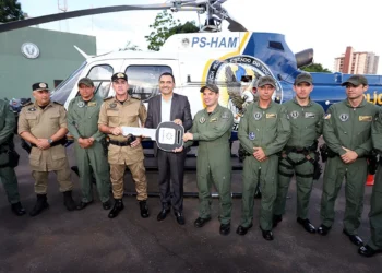 O governador Wanderlei Barbosa entrega oficialmente o helicóptero Graer 03 à Polícia Militar do Tocantins durante solenidade no Quartel do Comando Geral, em Palmas