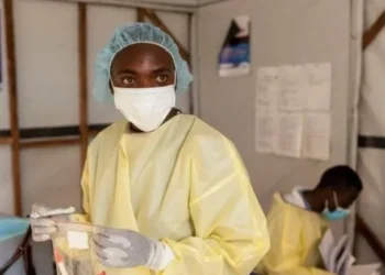 Laboratório em centro de tratamento na República Democrática do Congo • 19/7/2024 REUTERS/Arlette Bashizi/Arquivo