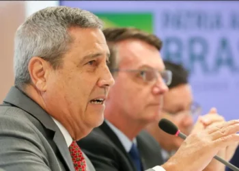 Braga Netto e Jair Bolsonaro - 22/04/2020 • Marcos Correa/PR