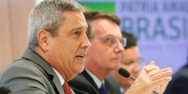 Braga Netto fica impedido de ter contato com investigados