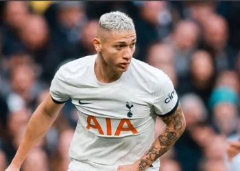 Richarlison perdeu espaço no Tottenham • Reprodução/Twitter Tottenham