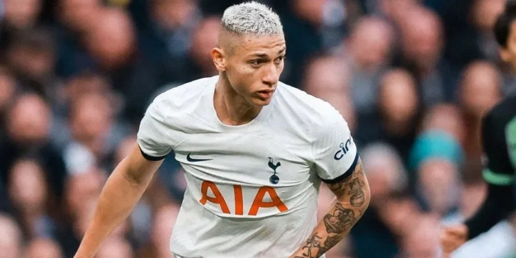 Richarlison perdeu espaço no Tottenham • Reprodução/Twitter Tottenham