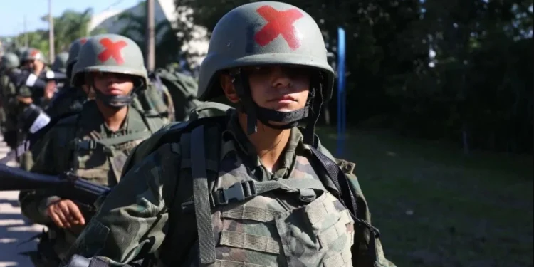 Treinamento militar da Marinha do Brasil • Marinha/Divulgação