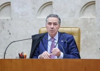 Barroso deve abrir divergência em julgamento sobre regulação das redes