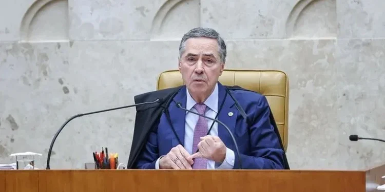 Barroso deve abrir divergência em julgamento sobre regulação das redes