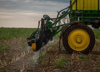Produtos disponíveis para uso pelos agricultores — Foto: Wenderson Araujo/CNA