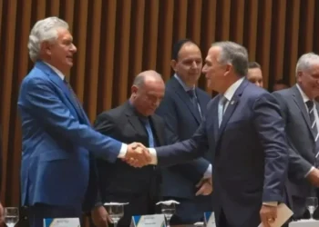 Governador de Goiás, Ronaldo Caiado e o prefeito eleito, Sandro Mabel • Reprodução