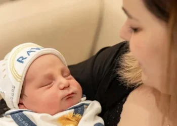 Viih Tube com o seu filho caçula, Ravi • Instagram/Viih Tube