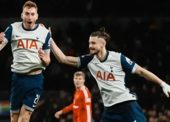 Tottenham e Manchester United fizeram um duelo eletrizante pela Copa da Liga Inglesa • Divulgação / Tottenham