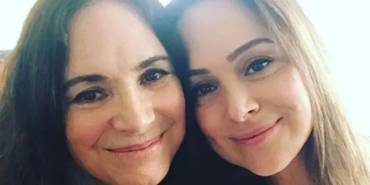 Regina Duarte publica foto com a filha, Gabriela Duarte • Instagram / Gabriela Duarte