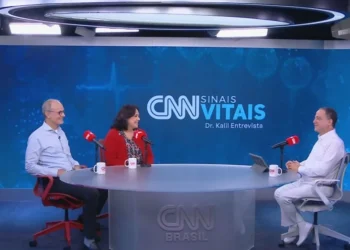 O “CNN Sinais Vitais – Dr. Kalil Entrevista” vai ao ar no sábado, 21 de dezembro, às 19h30, na CNN Brasil • CNN/Divulgação