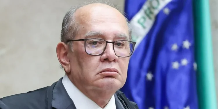 Gilmar decide que cabe ao STF julgar Cunha por corrupção