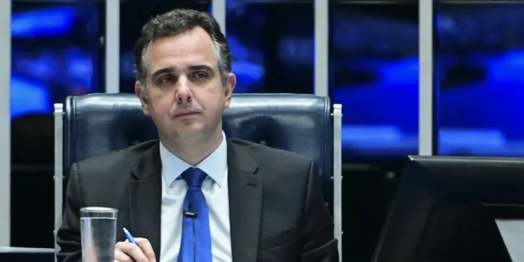 Votação do orçamento fica para o ano que vem