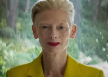 Tilda Swinton em "O Quarto ao Lado" • Reprodução