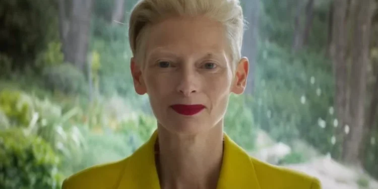 Tilda Swinton em "O Quarto ao Lado" • Reprodução