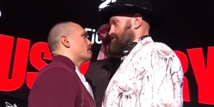 Antes de luta aguardada, boxeadores se encaram por 11 minutos