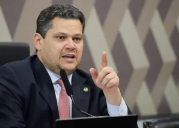 Alcolumbre destinou R$ 8,6 milhões em emendas parlamentares para em 2024 a Secretaria de Saúde do Amapá, que contratou a empresa • Saulo Cruz/Agência Senado