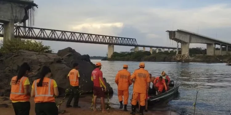 Governador lamenta mortes em queda de ponte entre o Tocantins e o Maranhão e mobiliza equipes para apoiar buscas em rio