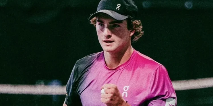 Aos 18 anos, João Fonseca é campeão do Next Gen ATP Finals