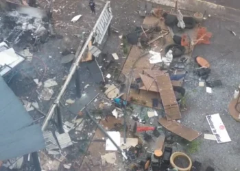 Imagens mostram destruição após queda de avião em Gramado • Reprodução/CNN