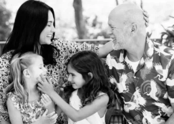 Emma Heming Willis, mulher do astro Bruce Willis, compartilhou fotos do ator com a família • Instagram/Emma Heming Willis