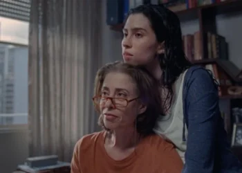 Fernanda Torres e Olivia Torres em "Ainda Estou Aqui" • Reprodução