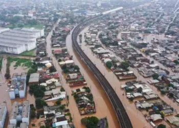 Imagem aérea de São Leopoldo em meio às chuvas no Rio Grande do Sul, em maio de 2024 • Digue Cardoso/Prefeitura de São Leopoldo