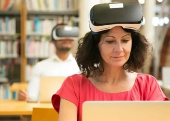 Ensino personalizado e correção de atividades são algumas das utilidades da IA para professores • Freepik