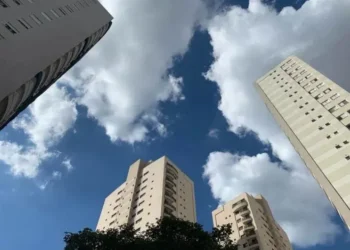 Baixa na comparação com outubro veio com a redução das liberações por parte da Caixa Econômica Federal, que tradicionalmente é líder do setor • Getty Images/EyeEm