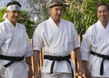 Ralph Macchio, William Zabka e Yuji Okumoto na 6ª temporada de Cobra Kai • Curtis Bonds Baker/Netflix