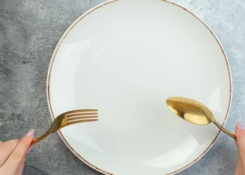 Jejum intermitente não tem fortes evidências científicas, mas é bastante difundido nas redes sociais • Freepik