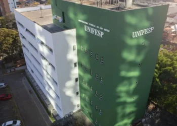 O Cuja oferece aulas gratuitas para estudantes de baixa renda • undefined