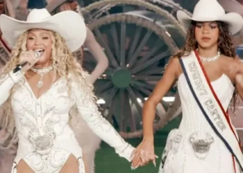 Beyoncé e Blue Ivy dançam juntas em performance na NFL • Reproduçaõ/X