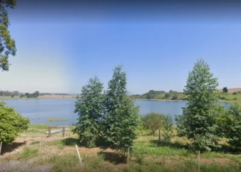 Região da Represa de Xavantes, no interior de São Paulo, onde embarcação afundou após fortes ventos. • Reprodução/Google Street View