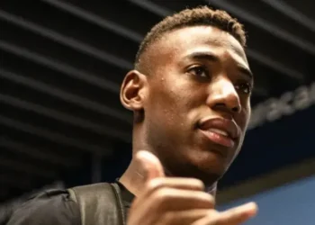 Léo está na mira do Athletico-PR • Leandro Amorim/Vasco