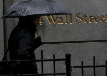 Wall Street, em Nova York • Brendan McDermid/Reuters