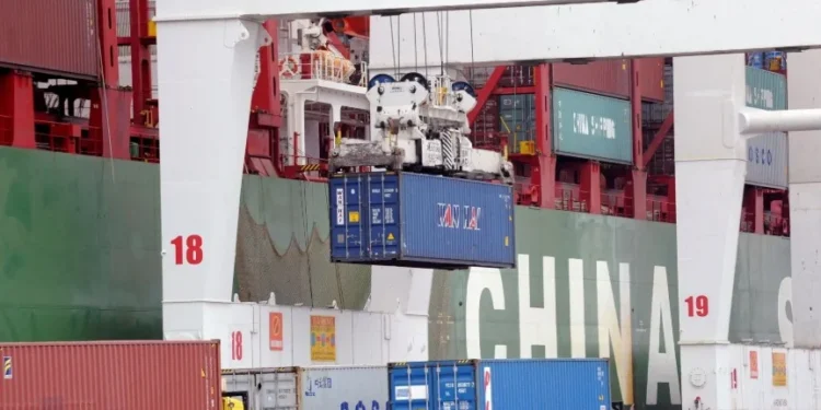 Déficit comercial de bens dos EUA aumenta em novembro