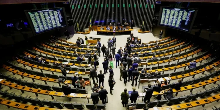 Câmara quer novo projeto de lei para organizar emendas